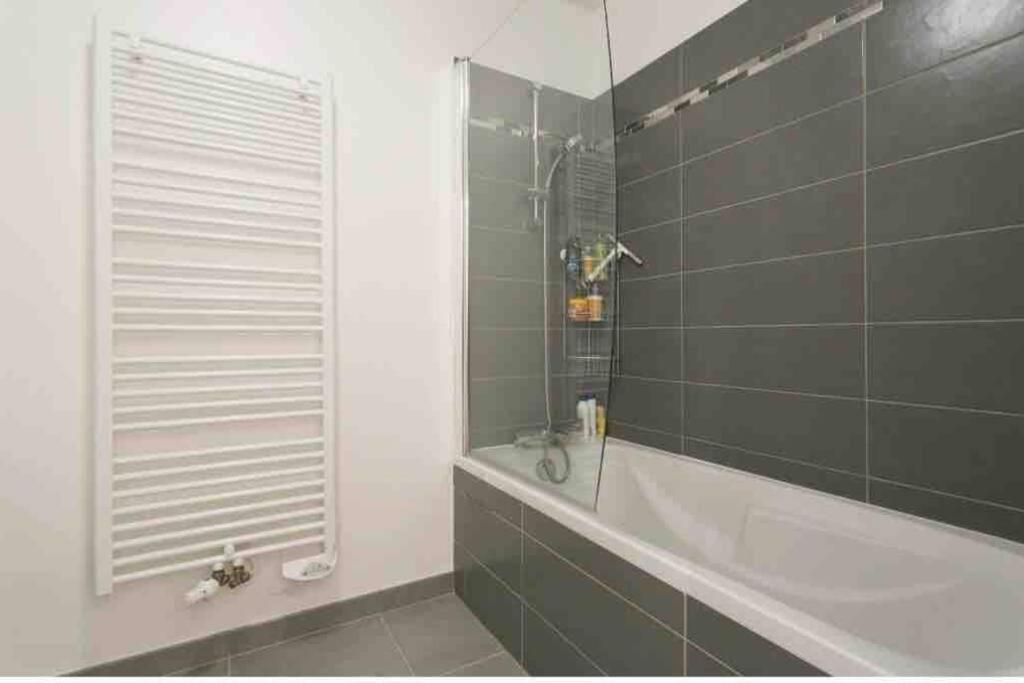 Cozy & Quiet Getaway Just 300M From Paris With Free Private Parking Leilighet Gentilly Eksteriør bilde